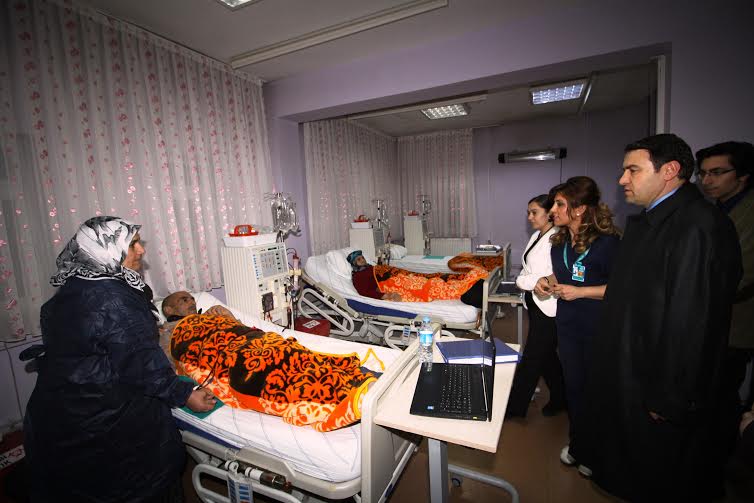 Vali Işın, hastanede incelemelerde bulundu