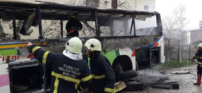 Malatya'da park halindeki servis otobüsü yandı