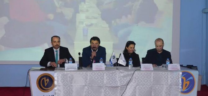 Ağrı'da Yeni Türkiye Ve Başkanlık Sistemi Konferansı Ağrı'da Yeni Türkiye Ve Başkanlık Sistemi Konferansı