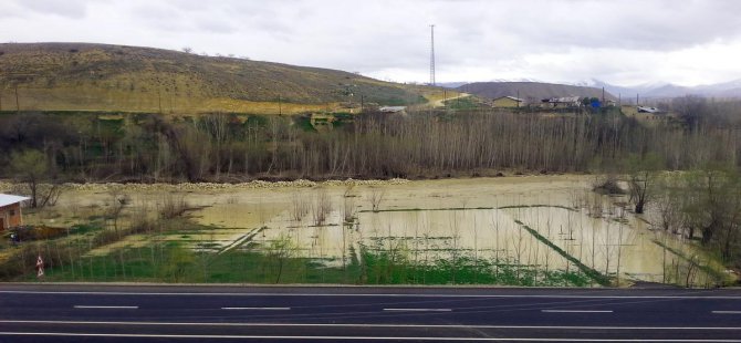 Tohma Çayı'nın su seviyesi yükseldi