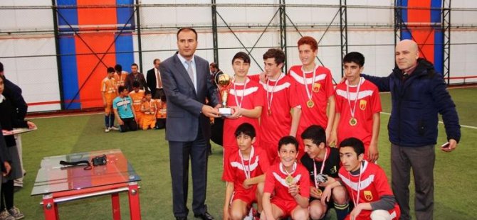 Bulanık'ta ortaokullararası futbol turnuvası