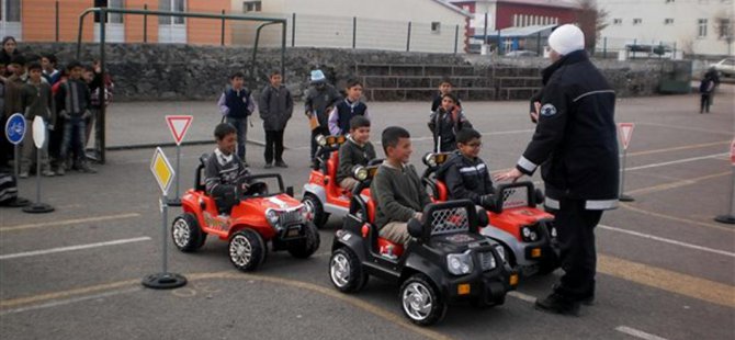 Selim'de 'Çocuk Trafik Eğitim Parkuru' eğitimleri