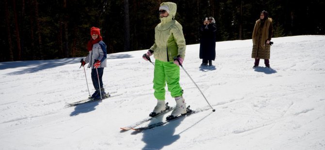 Sarıkamış'ta nisanda kayak keyfi
