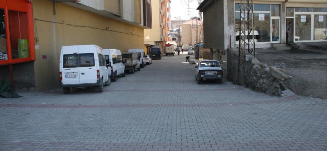 Yüksekova'da parke taşı uygulaması