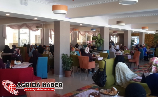 Ağrı İHH Kadın Kollarında Arakan İçin Kahvaltı Organizasyonu