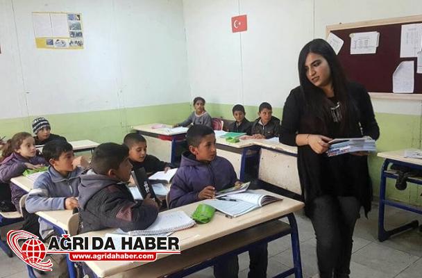 Birlik Vakfı Ağrı Şubesinden Öğrencilere Kırtasiye Malzemesi Yardımı