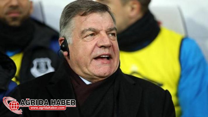 Sam Allardyce, Cenk Tosun için risk almaya hazırım dedi!