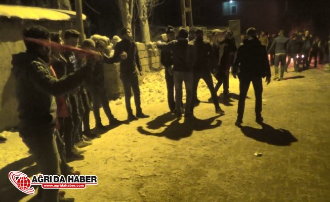 -15 Derecede Halayla Asker Uğurladılar -15 Derecede Halayla Asker Uğurladılar
