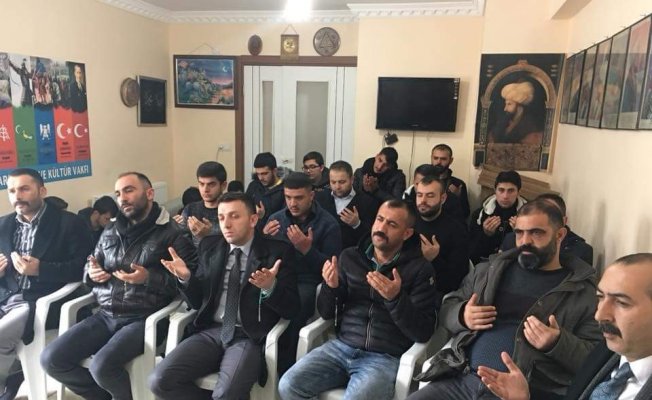 Afrin’de ki mehmetçik için dua ettiler Afrin’de ki mehmetçik için dua ettiler