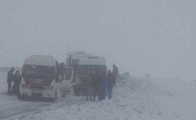 Hakkari’de karla mücadele çalışması