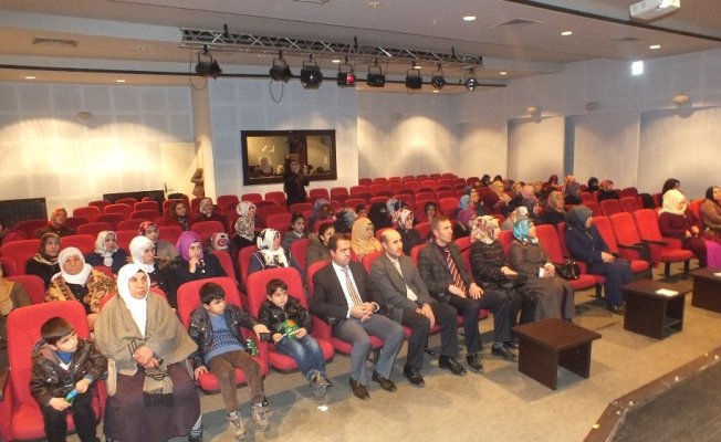 Malazgirt’te ‘kadına şiddete hayır’ konulu panel Malazgirt’te ‘kadına şiddete hayır’ konulu panel