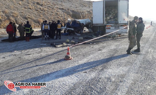 Van'da ki Trafik Kazasında Ölenlerin İsmi Belli Oluyor