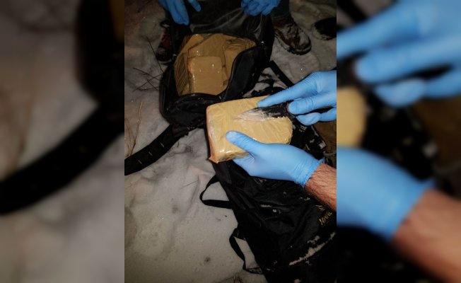 Yüksekova’da 48 kilo 904 gram eroin ele geçirildi Yüksekova’da 48 kilo 904 gram eroin ele geçirildi