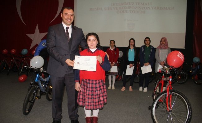 15 Temmuz Şehitleri temalı yarışmada öğrencilerin ödülleri verildi