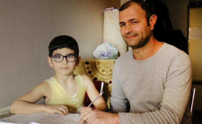 9 yılda 7 kez ameliyat olan Berat çare arıyor
