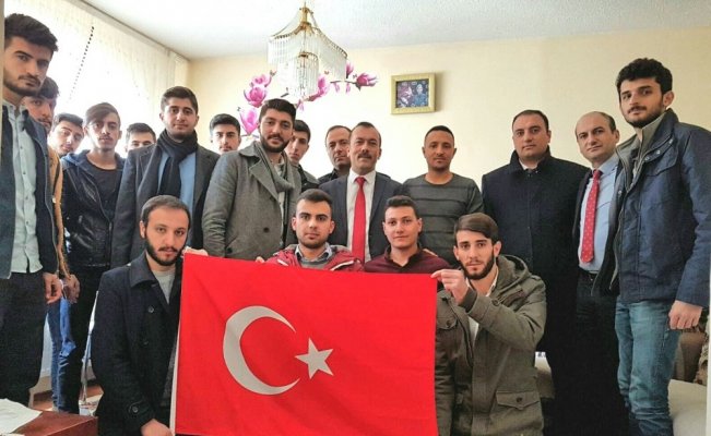 Afrin Gazisi Akpunar’a ziyaret Afrin Gazisi Akpunar’a ziyaret