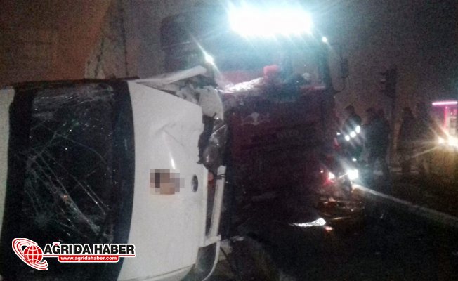 Ağrı'da Trafik Kazası: Tır Minibüsü Ezdi! Ağrı'da Trafik Kazası: Tır Minibüsü Ezdi!