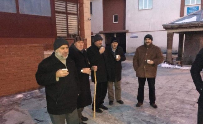 Ardahan Ülkü Ocakları Fırat Çakıroğlu için çorba dağıttı Ardahan Ülkü Ocakları Fırat Çakıroğlu için çorba dağıttı