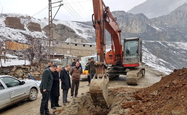 Başkan Epcim ve teknik heyet içme suyu hattını denetledi Başkan Epcim ve teknik heyet içme suyu hattını denetledi