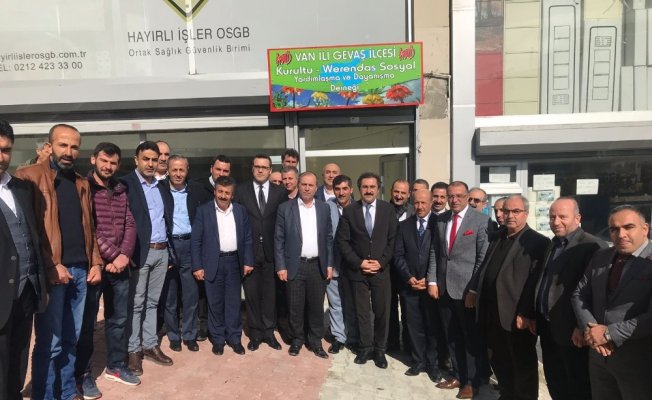 Başkan Hakan’dan ziyaretler Başkan Hakan’dan ziyaretler