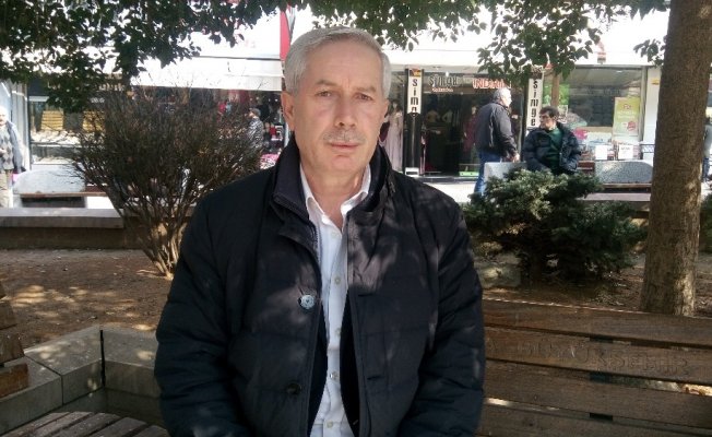 Borçlarını ödemek için sattığı arabasının parasını kaybetti Borçlarını ödemek için sattığı arabasının parasını kaybetti