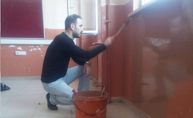 Çıldır Lisesindeki sınıflara tadilat yapıldı Çıldır Lisesindeki sınıflara tadilat yapıldı