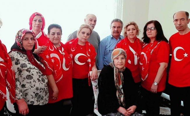 Eskişehir Sultanlar Zeybek Ekibi şehit ailesine taziye ziyaretinde bulundu