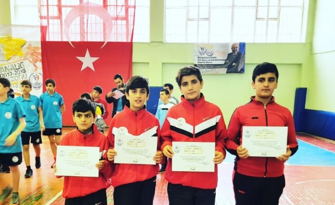 Hakkari Gençlik Spor Kulübü masa tenisi çeyrek finalde Hakkari Gençlik Spor Kulübü masa tenisi çeyrek finalde