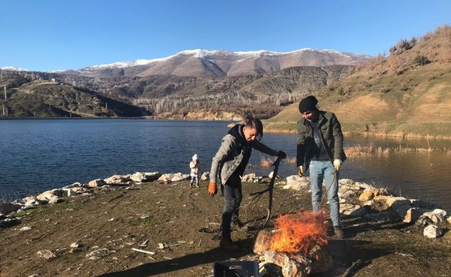 Hizan’da vatandaşlar piknik alanlarına akın etti