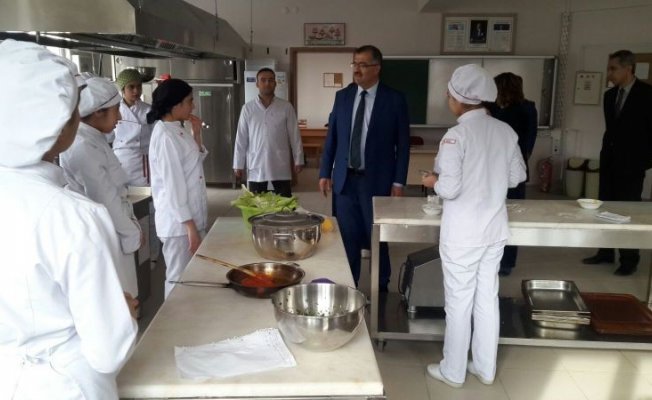 İl Milli Eğitim Müdürü Tevke’den okul ziyaretleri