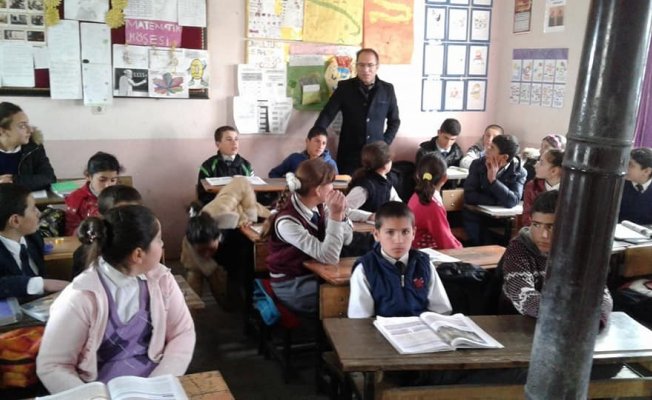 Müdür Kaya, bir günde 23 köy okulunu ziyaret etti