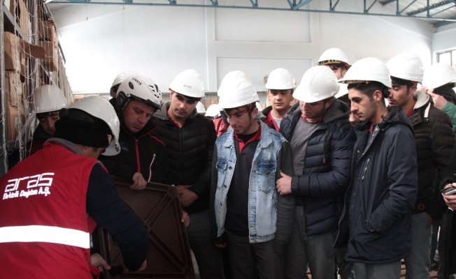 Öğrenciler Aras Edaş tesislerini gezdi Öğrenciler Aras Edaş tesislerini gezdi