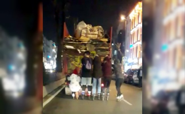 (Özel Haber) Patenli gençlerin tehlikeli yolcuğu kamerada (Özel Haber) Patenli gençlerin tehlikeli yolcuğu kamerada
