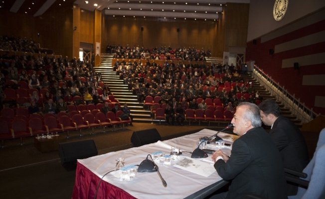 Rektör Çomaklı, Atatürk Üniversitesi idari personeliyle buluştu