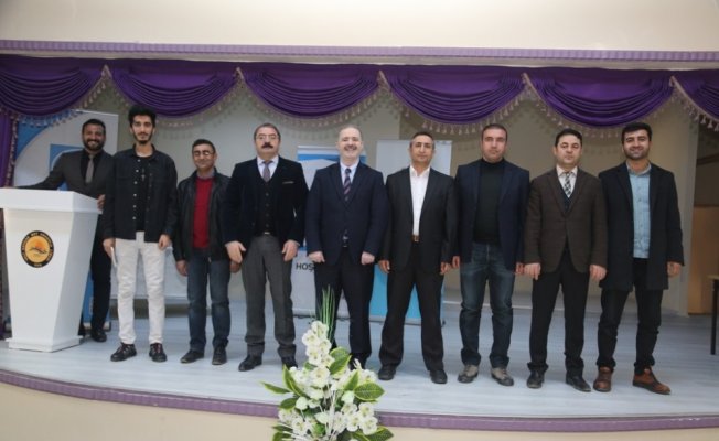 Tuşba’da yazar ve şairler öğrencilerle buluşmaya devam ediyor