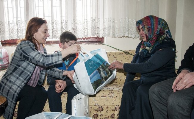 Vali Zorluoğlu’nun eşi Sevcan Zorluoğlu’nun aile ziyaretleri devam ediyor