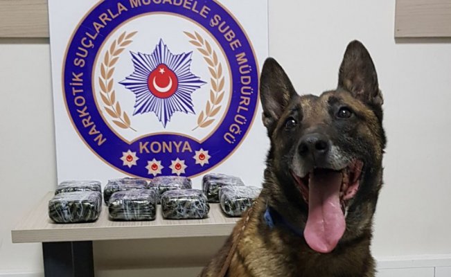 Konya’da 4,5 kilo eroin ele geçirildi: 5 gözaltı Konya’da 4,5 kilo eroin ele geçirildi: 5 gözaltı