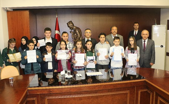 Öğrencilerden Mehmetçik’e 86 bin TL bağış