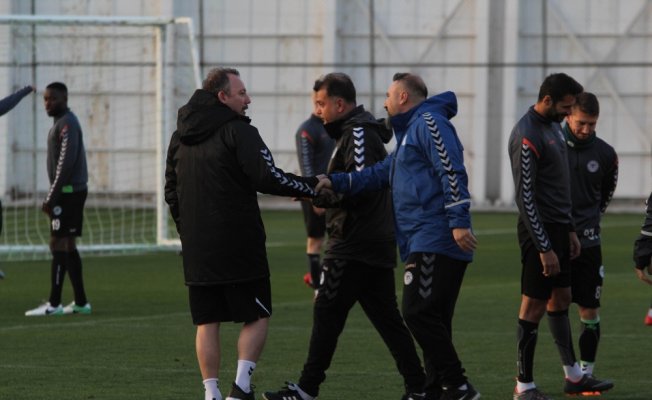 Sergen Yalçın Konyaspor’da ilk antrenmanına çıktı