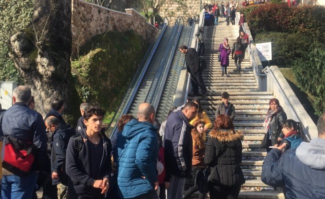 Yürüyen merdivende can pazarı: 8 yaralı