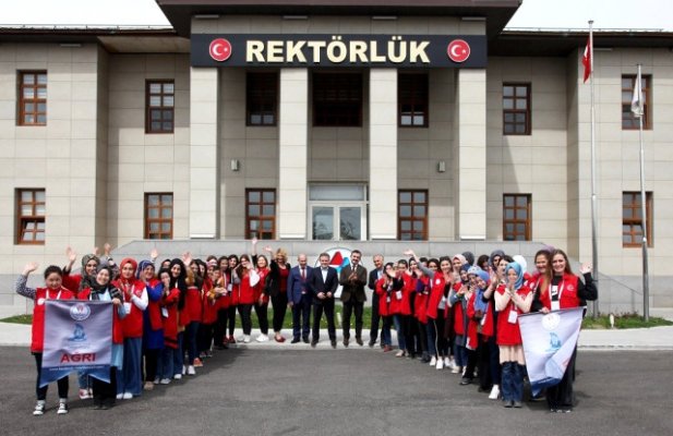Ağrı'da ’Damla Projesi’ 40 gönüllü üniversite öğrencisi ie gerçekleşti