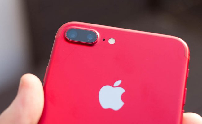 Apple'den Kırmızı İphone 8