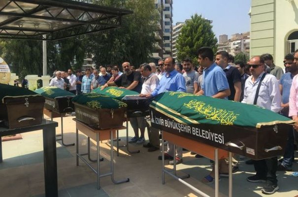İzmir'de Feci Kaza 5 Ölü
