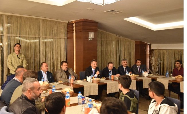 Vali Süleyman Elban Kocaeli'den Gelen Öğrenciler ile Buluştu