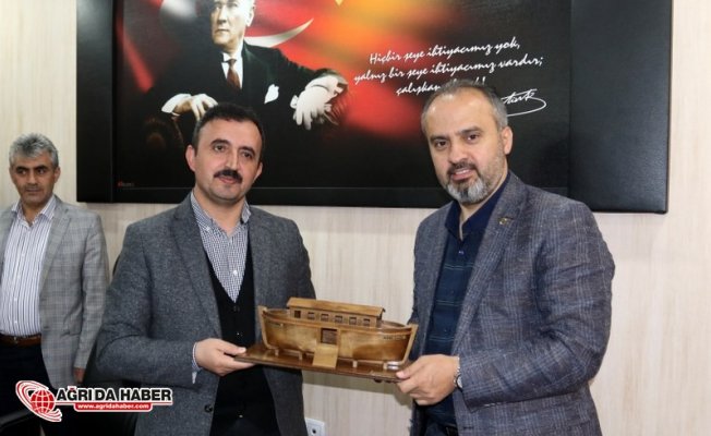 Bursa Büyükşehir Belediye Başkanı Alinur Aktaş'dan AİÇÜ'ye ziyaret