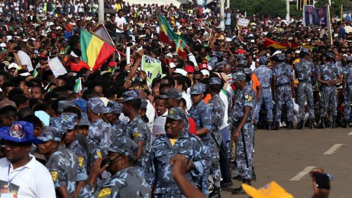 Etiyopya Başbakanın Mitingine Bombalı Saldırı 1 Ölü 132 Yaralı