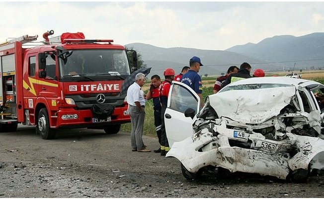 Tem Otoyolun'da Kaza 3 Yaralı