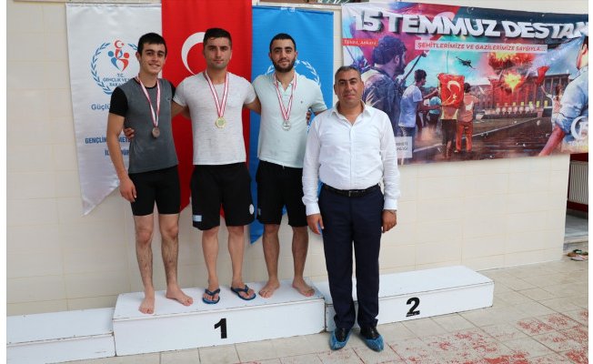 15 Temmuz Şehitleri İçin Kulaç Attılar