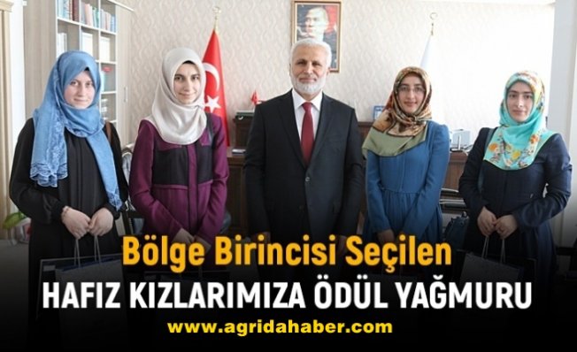 Ağrı Müftüsü Topçu'dan Bölge Birincisi Hafız Kızlara Ödül