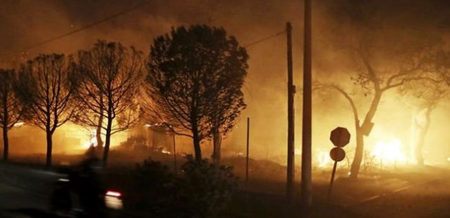 Yunanistan'da Yangın Çok Sayıda Ölü
